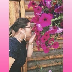 Meet your Posher, Elena